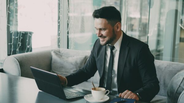 Maximize Your Efficiency: Top 10 Business Travel Tips for Professionals