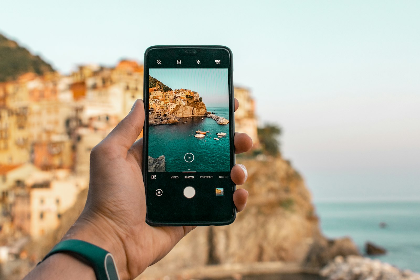 You are currently viewing No More Roaming Fees: Why Every Traveler Should Switch to eSIM